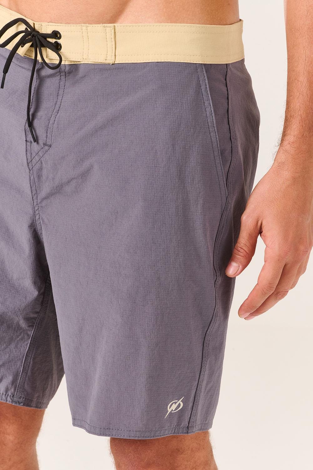 bermuda-midi-aqua-repelente-cinza-bermuda-masc.-38-ao-52_2