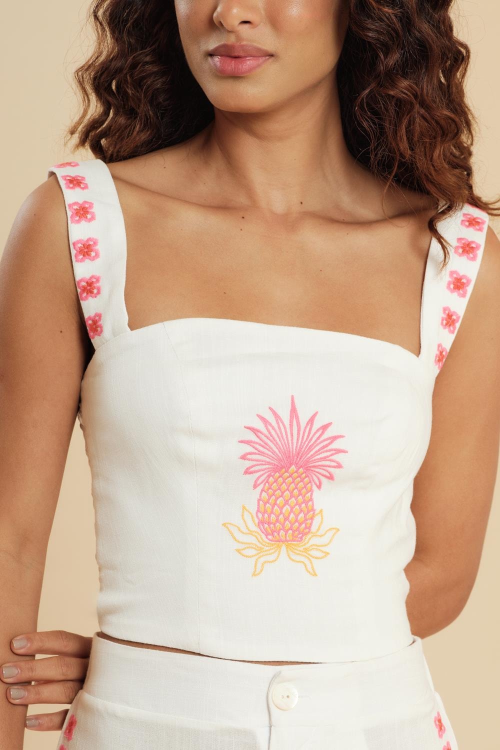 BLUSA TOP RETO BORDADO NEON | BlueMan
