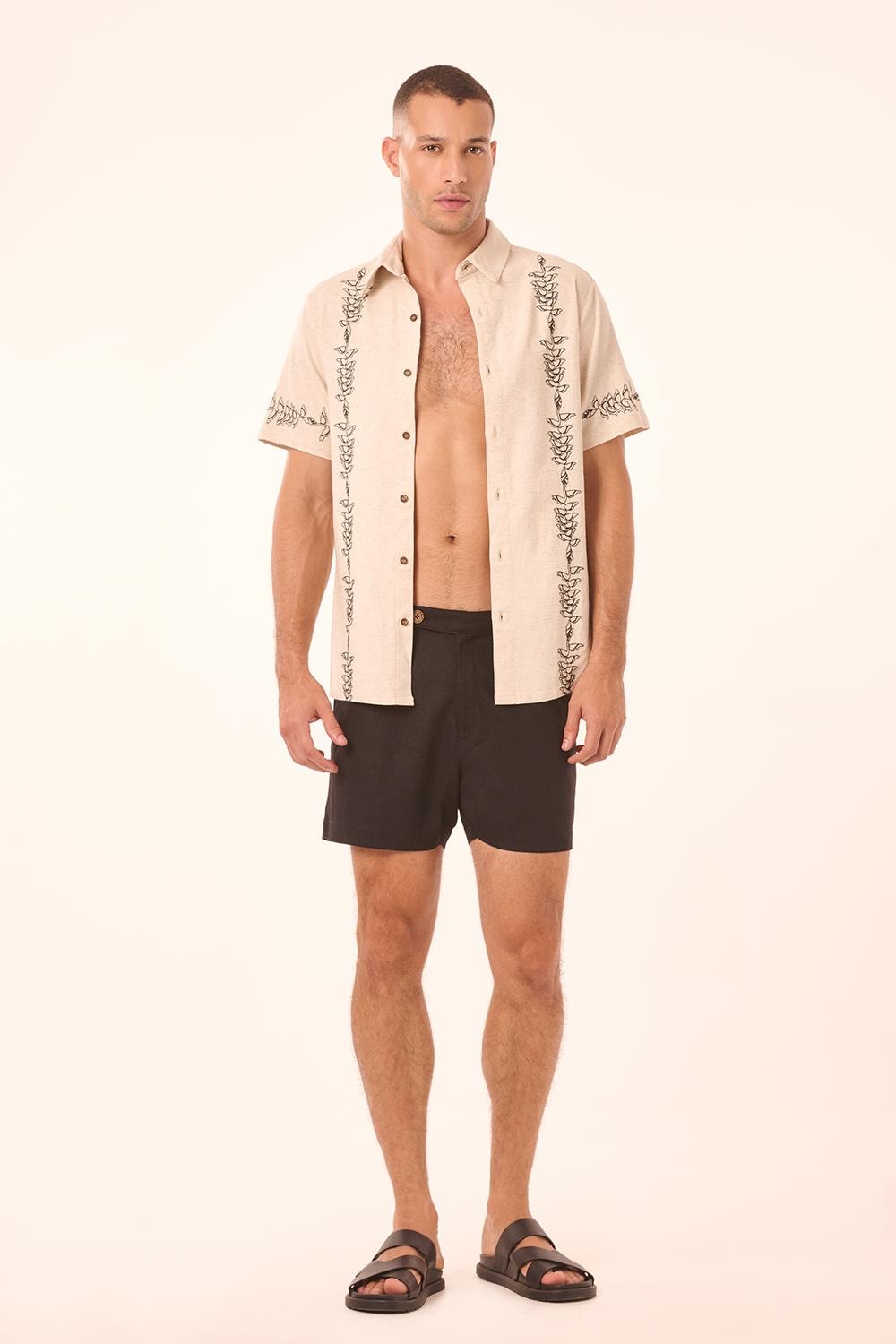 short-angello-liso-ver26-preto-bermuda-masc.-38-ao-52_4