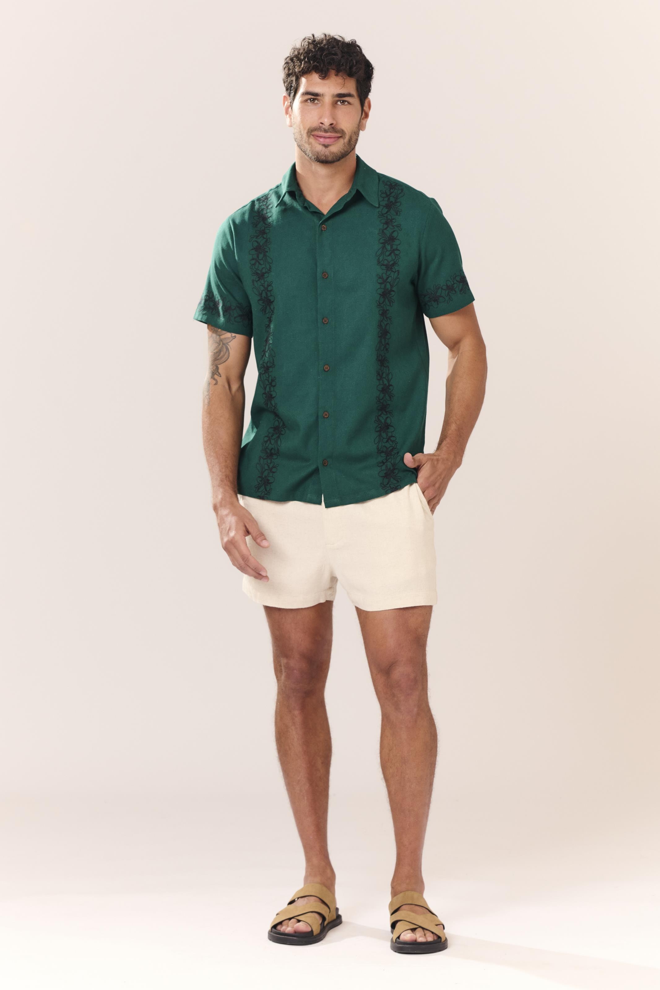 camisa-florida-bordado-plumeria-liso-verde-p-ao-3g-novo_3